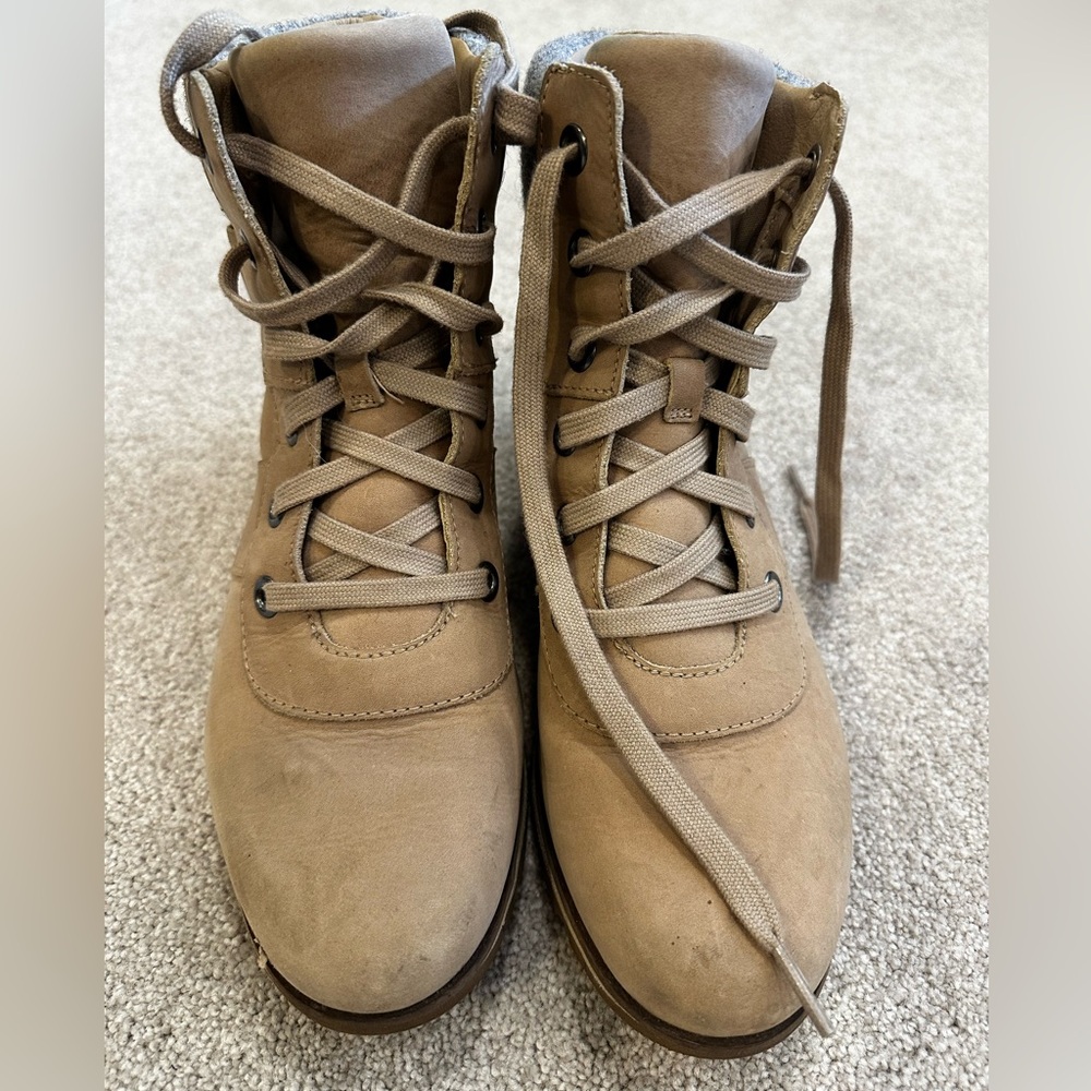 Sorel Tan and Gray Ankle Boots